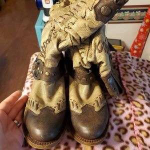 Women's sz. 8.5 boots